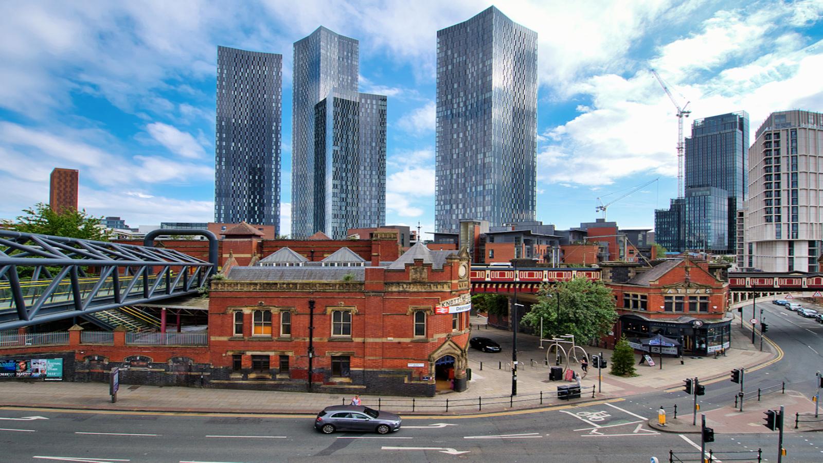Classic England Discovery London & Manchester Experience