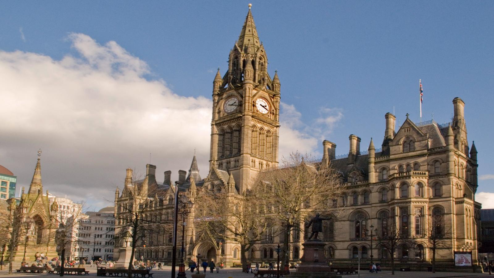 Classic England Discovery London & Manchester Experience