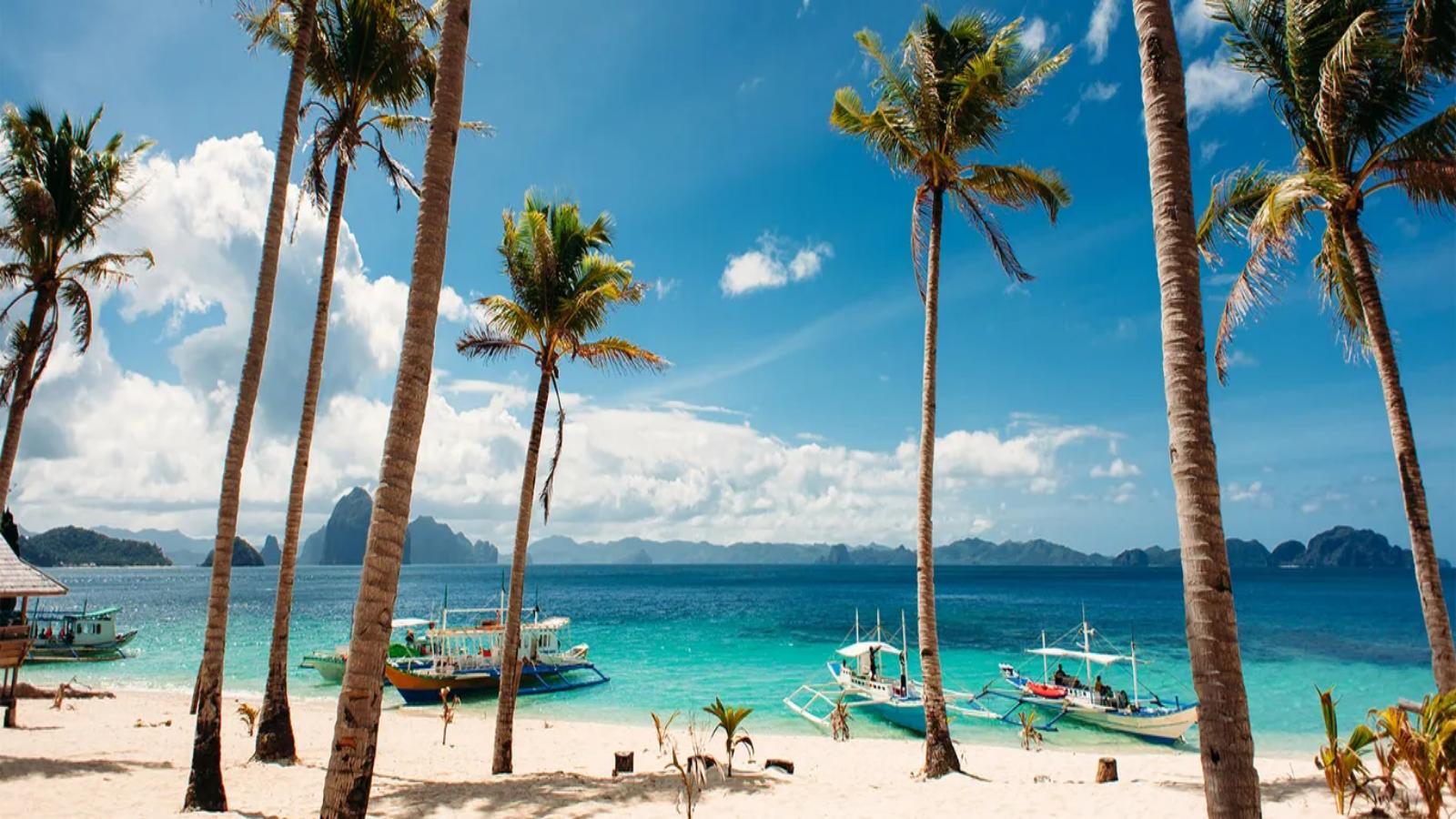 Philippines Paradise Escape: Culture, Volcanoes & Island Bliss