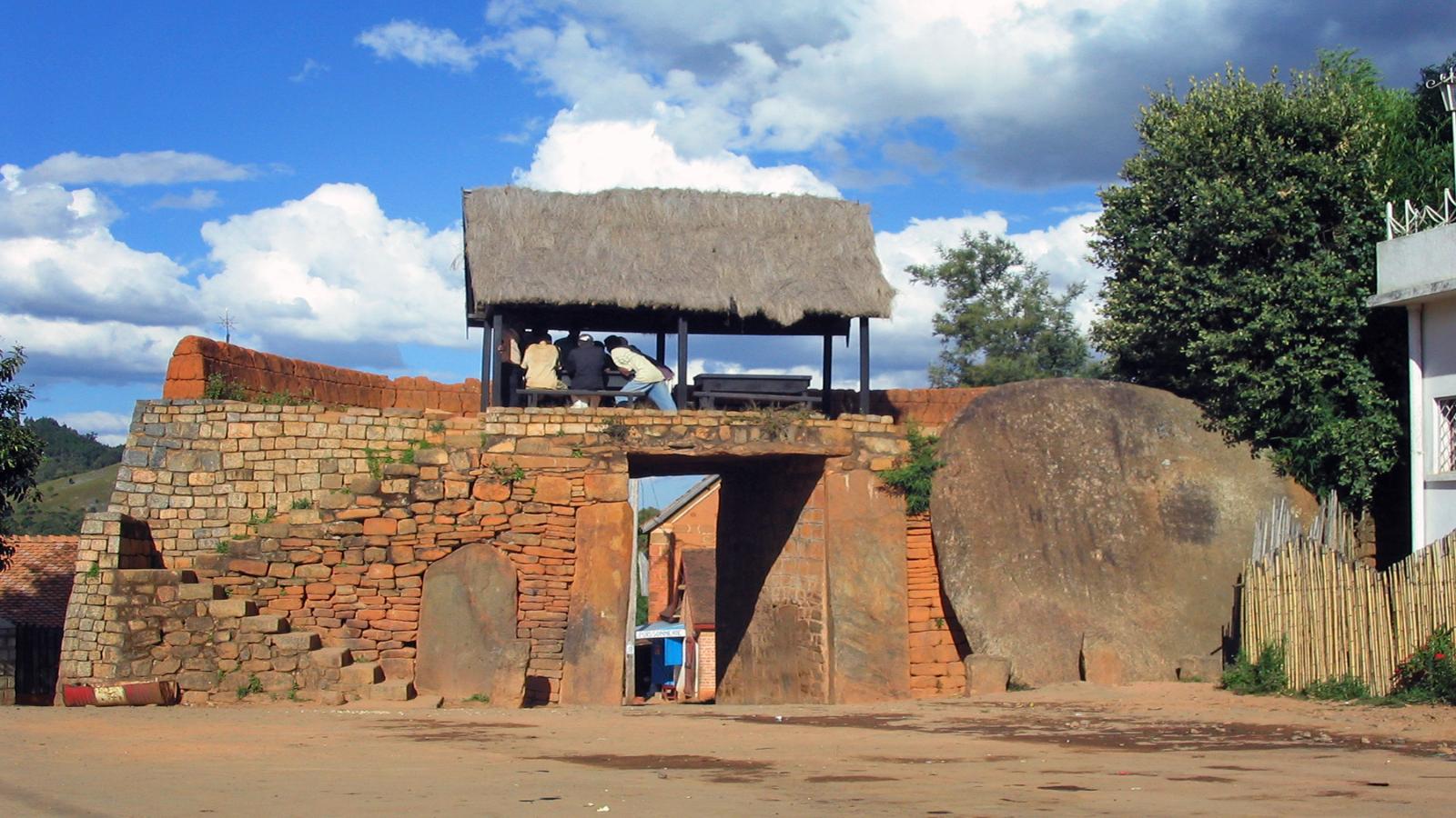 Madagascar Highlights Lemurs, Limestone & Baobabs