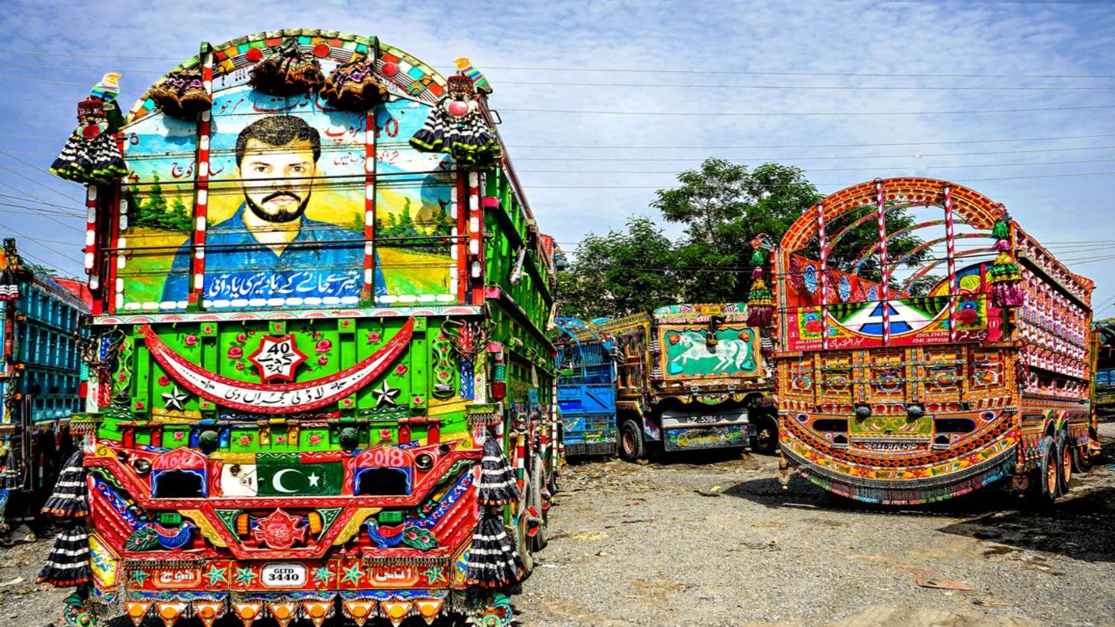 Treasures of Pakistan From Mughal Splendour to Mountain Majesty