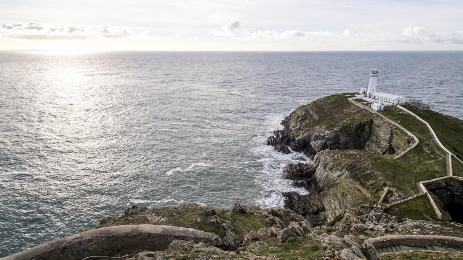 Scenic Wales Escape – Mountains, Castles & Coastlines
