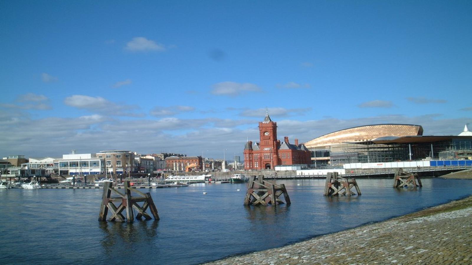 Scenic Wales Escape – Mountains, Castles & Coastlines