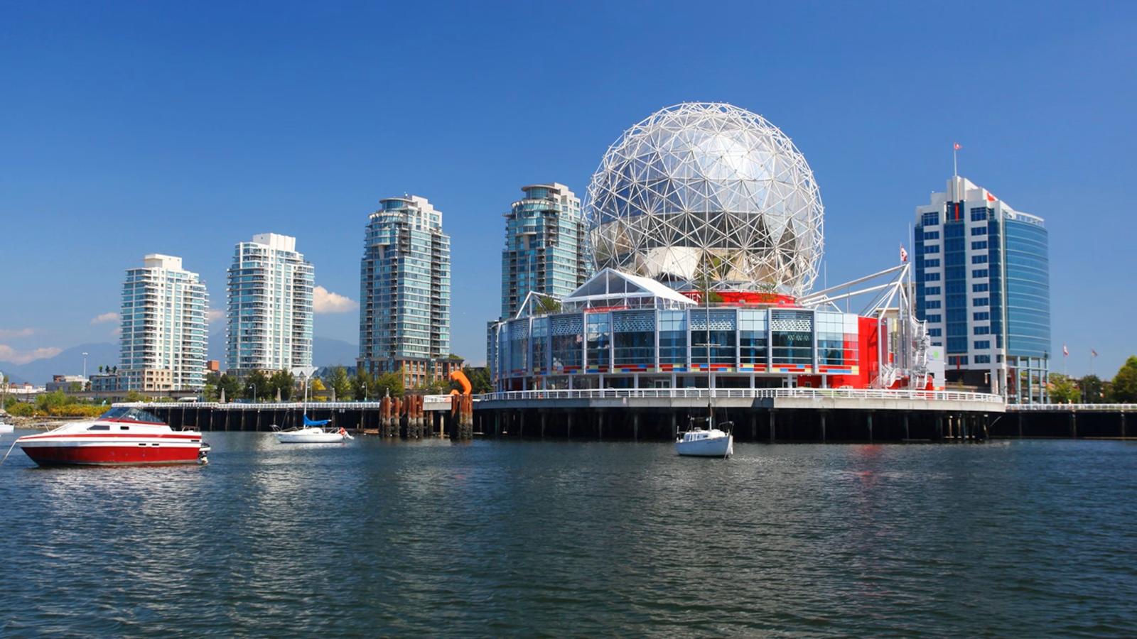 Ultimate Canada Heli-Skiing Escape